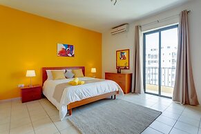 Valletta and Harbour Views Apartment in Central Sliema