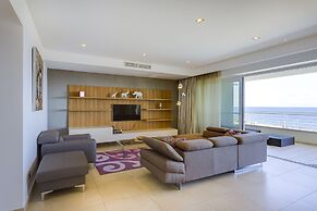 Luxury Seafront Oasis in Central Sliema with Pool
