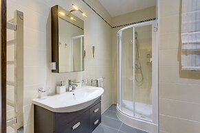 Luxury Seafront Oasis in Central Sliema with Pool