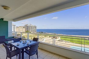 Luxury Seafront Oasis in Central Sliema with Pool