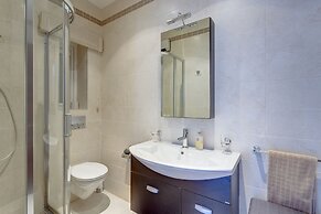 Luxury Seafront Oasis in Central Sliema with Pool
