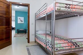 Luxury 3BR Apartment by the Sea, Prime Location