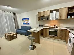 Centric and Modern Penthouse Close to Amenities