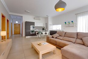 Superb Apartment IN Fort Cambridge With Pool