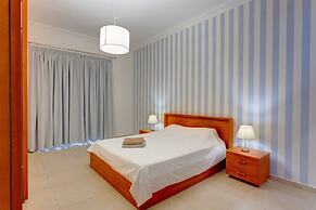 Superb Apartment IN Fort Cambridge With Pool