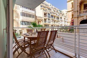 Superb Apartment IN Fort Cambridge With Pool