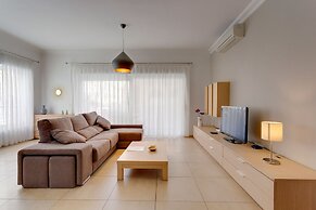 Superb Apartment IN Fort Cambridge With Pool