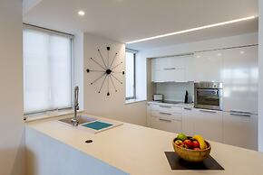 Modern-luxury in Tigne Point w Pool, Best Location