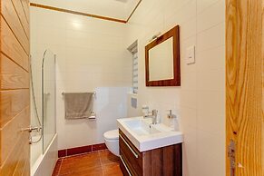 Gorgeous Apartment With Terrace in Fort Cambridge, Pool