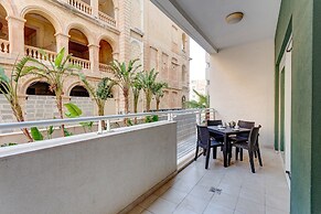 Gorgeous Apartment With Terrace in Fort Cambridge, Pool