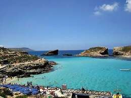 Luxury Apartment near Sea