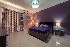 Luxury Apartment near Sea