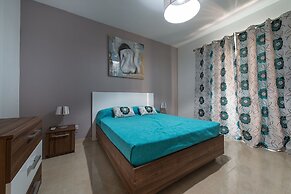 Luxury Apartment near Sea