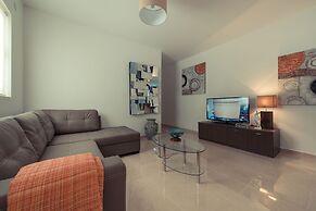 Luxury Apartment near Sea