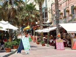 Luxury Apartment near Sea