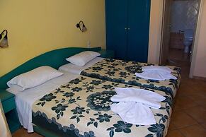 Olive Grove Hotel