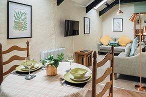 The Loft - 1 Bedroom Apartment