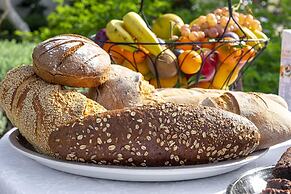 Comfort Stay Athens Airport Hotel - FREE shuttle from and to the airpo