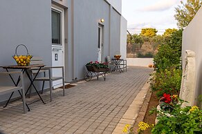 Comfort Stay Athens Airport Hotel - FREE shuttle from and to the airpo