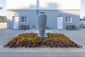 Comfort Stay Athens Airport Hotel - FREE shuttle from and to the airpo