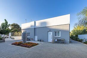 Comfort Stay Athens Airport Hotel - FREE shuttle from and to the airpo