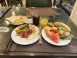 Paragon Noi Bai Hotel and Pool