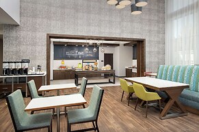 Hampton Inn & Suites Charlotte Airport Lake Pointe