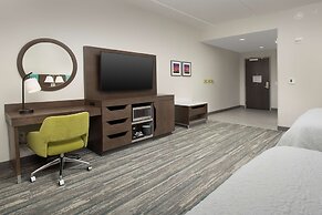 Hampton Inn & Suites Charlotte Airport Lake Pointe