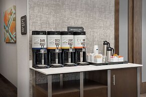 Hampton Inn & Suites Charlotte Airport Lake Pointe