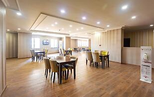 Marina Park Hotel