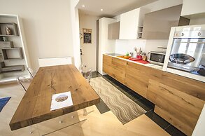 Luxury 65mq Under the 2 Towers