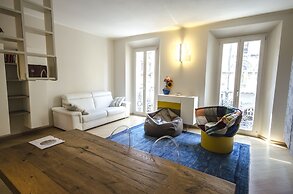 Luxury 65mq Under the 2 Towers