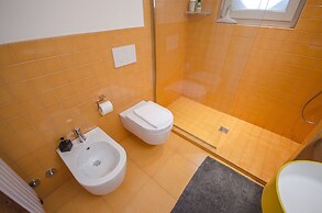 Luxury 65mq Under the 2 Towers