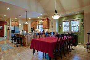 Wild Meadow 30 Day Minimum 4 Bedroom Home by RedAwning