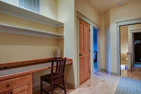 Wild Meadow 30 Day Minimum 4 Bedroom Home by RedAwning