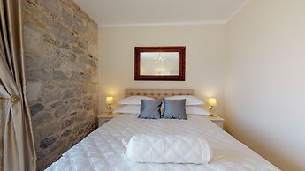 Chrysanta Apartments