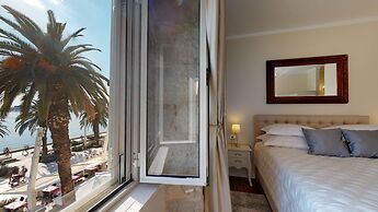 Chrysanta Apartments