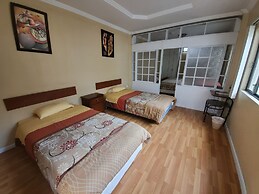 Mariscal Inn & Suites