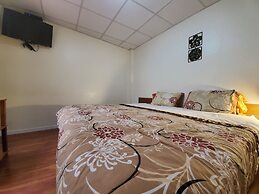 Mariscal Inn & Suites