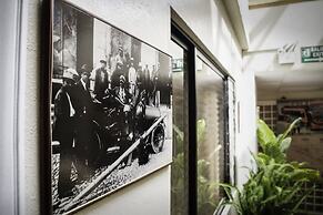 Mariscal Inn & Suites