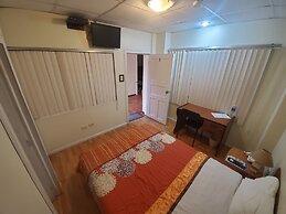 Mariscal Inn & Suites