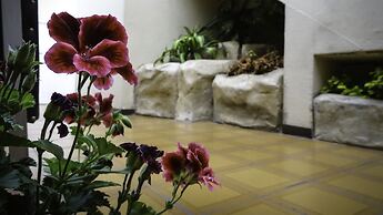 Mariscal Inn & Suites