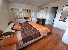 Mariscal Inn & Suites