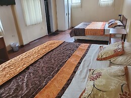 Mariscal Inn & Suites