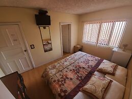 Mariscal Inn & Suites