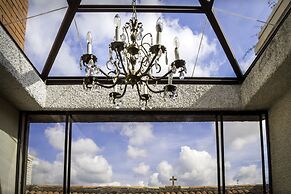 Mariscal Inn & Suites