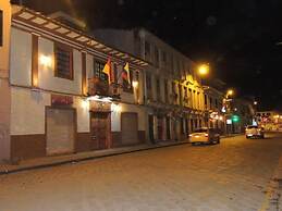 Mariscal Inn & Suites