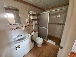 Mariscal Inn & Suites