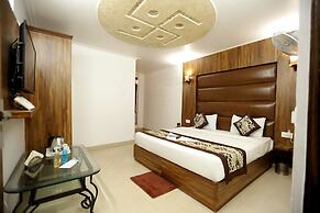 ADB Rooms Hotel Noratan Palace