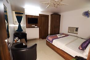 ADB Rooms Hotel Noratan Palace